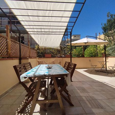 Appartamento Fronte Mare Con Parcheggio Privato Пескара Экстерьер фото